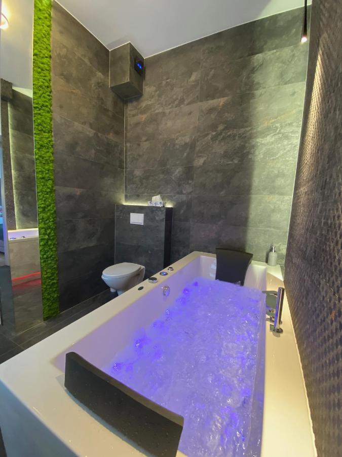Apartament Bialy Z Jacuzzi クラクフ エクステリア 写真