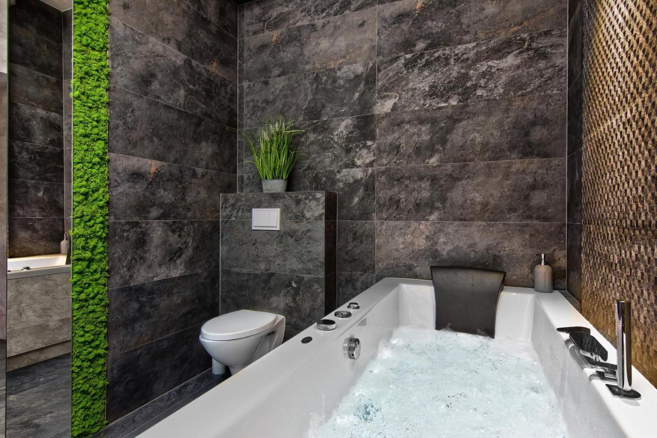 Apartament Bialy Z Jacuzzi クラクフ エクステリア 写真