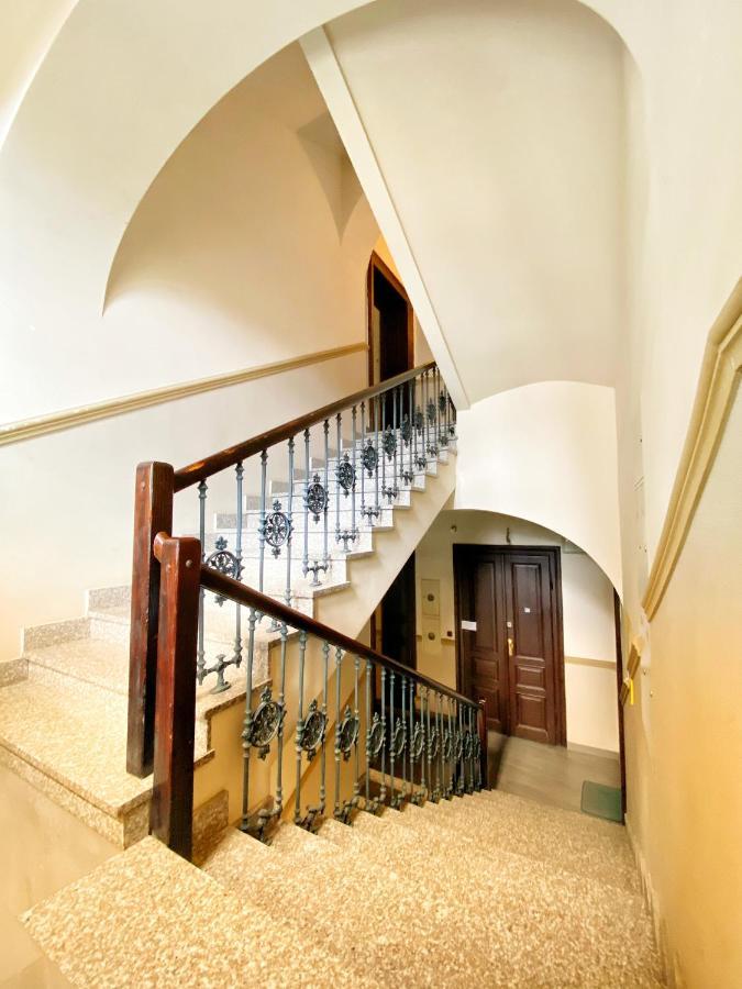 Apartament Bialy Z Jacuzzi クラクフ エクステリア 写真